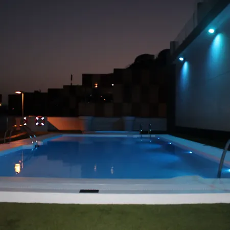 Apartment Beyond C&h *